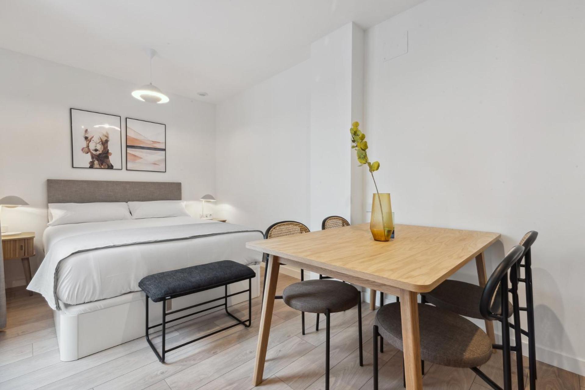 Limehome Valencia Carrer Del Pare Palau I Quer 객실 사진