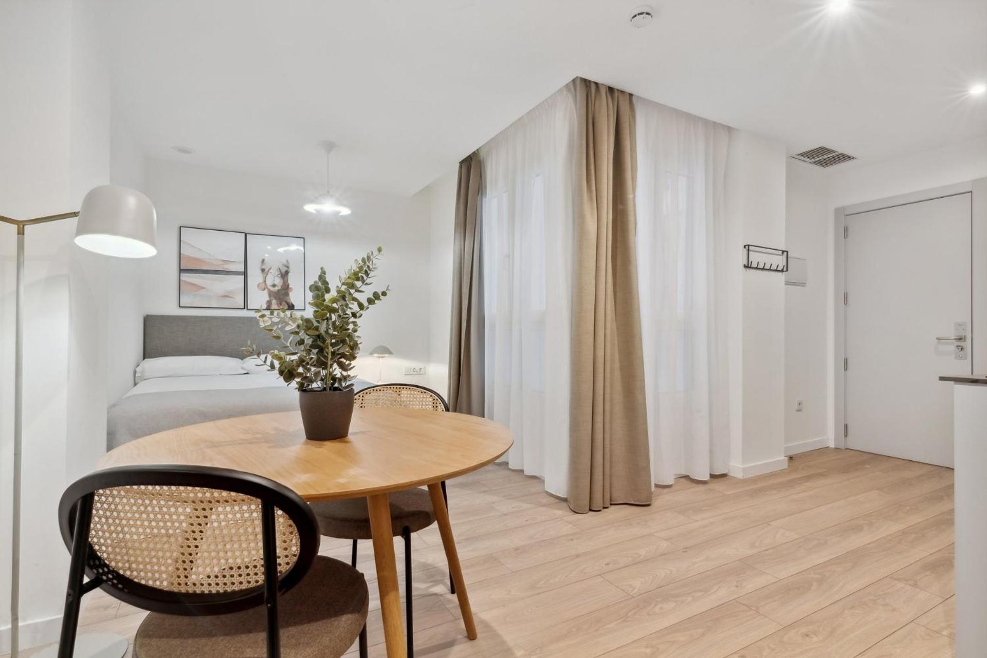 Limehome Valencia Carrer Del Pare Palau I Quer 객실 사진